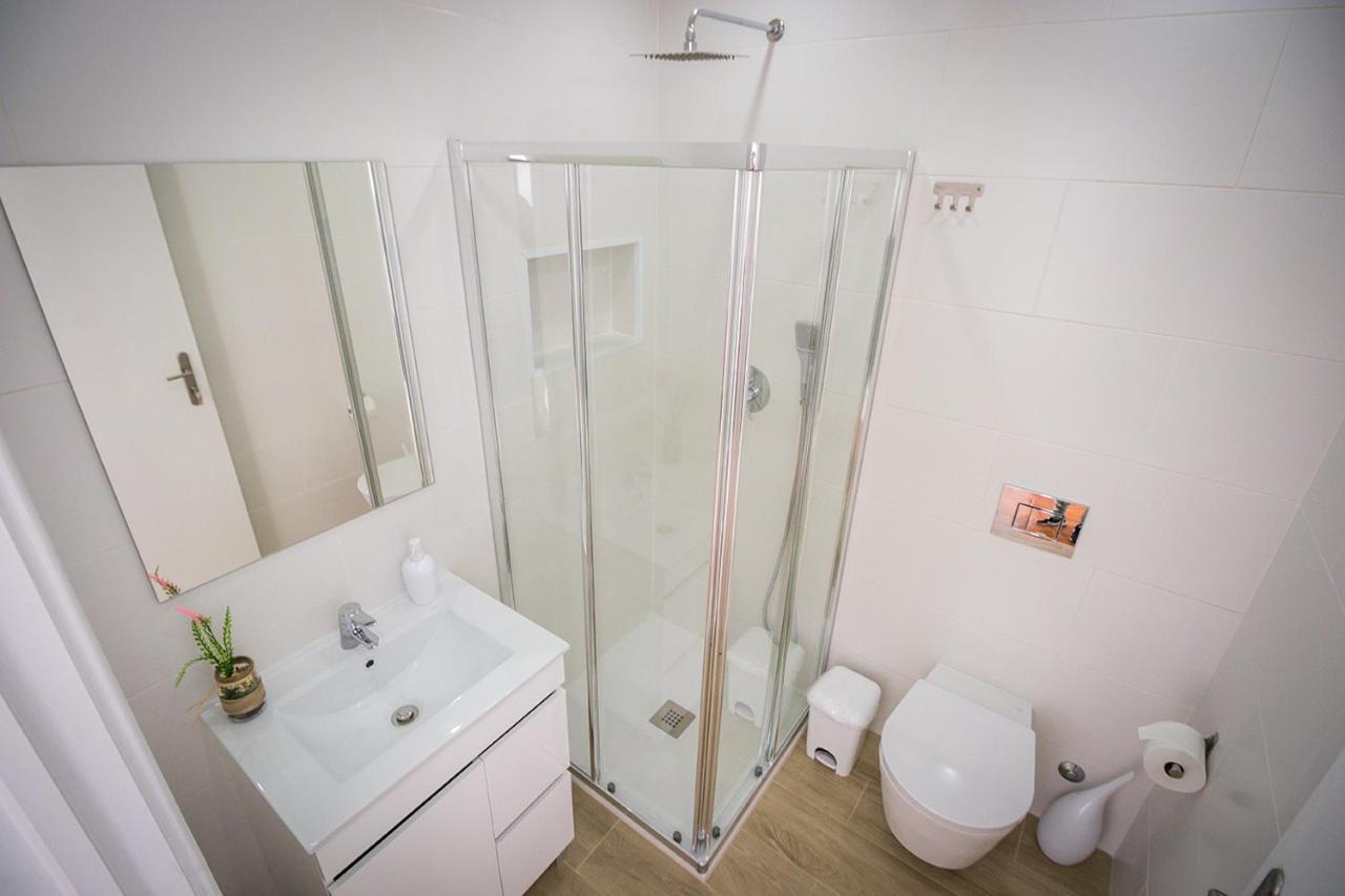 Ponta Delgada Guest House 2 Arrifes Екстер'єр фото