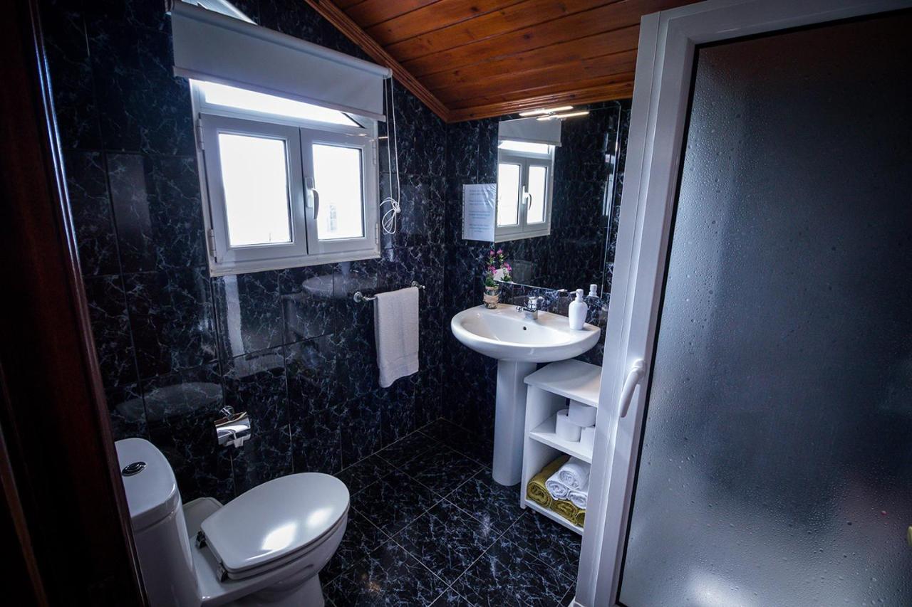 Ponta Delgada Guest House 2 Arrifes Екстер'єр фото